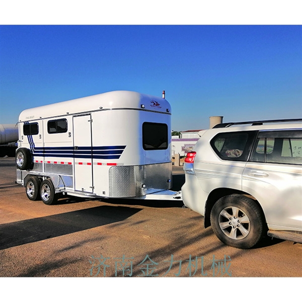 Horse transport trailer